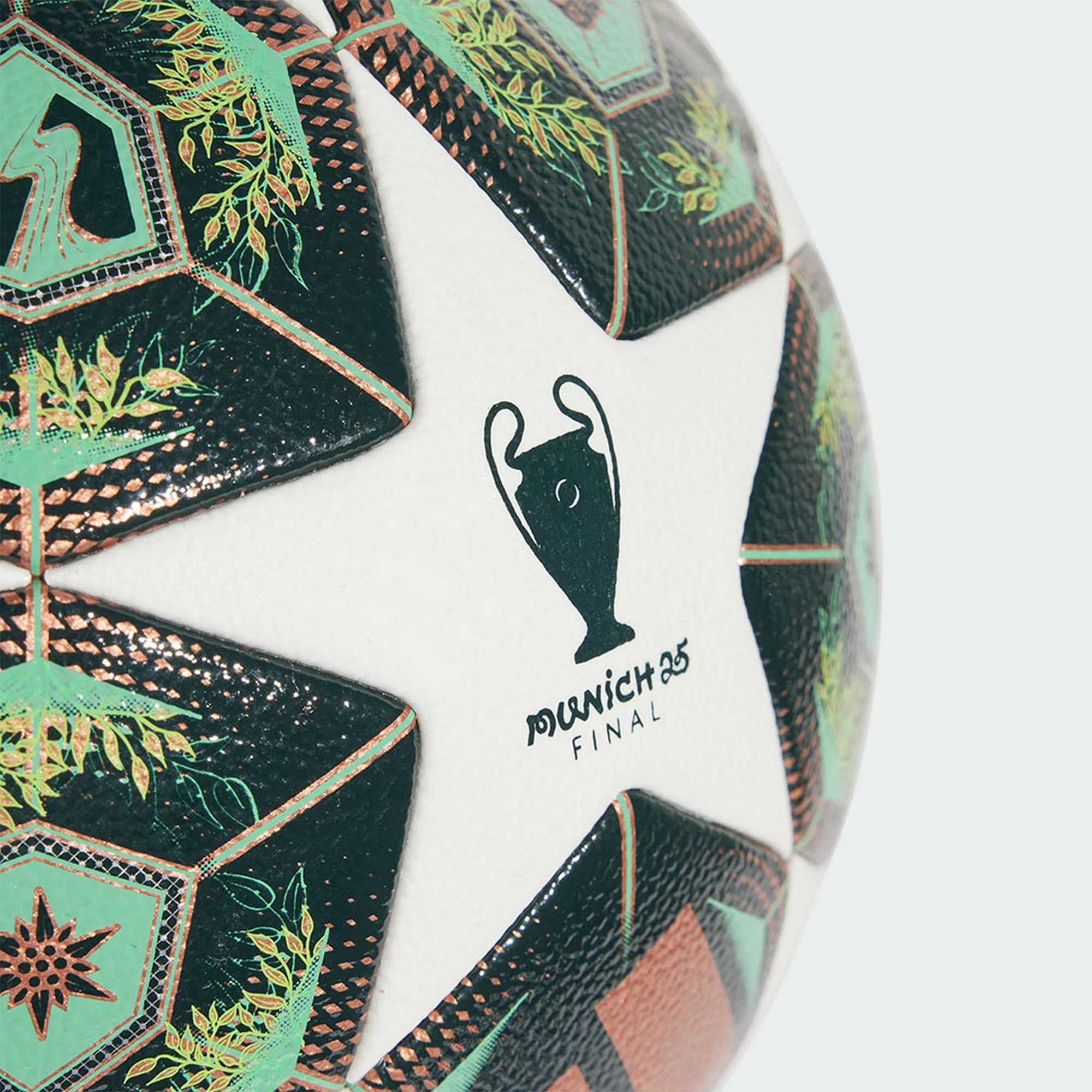 Мяч футбольный Adidas UCL Competition, FIFA Quality Pro JH1288 р.5 2000_2000